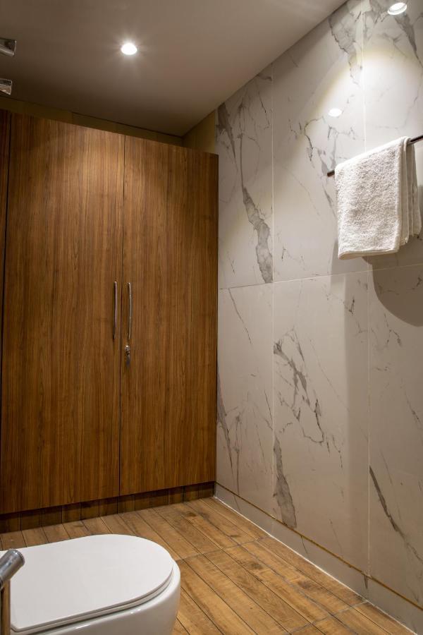 Perch Service Apartment-Mg Road Ґурґаон Екстер'єр фото